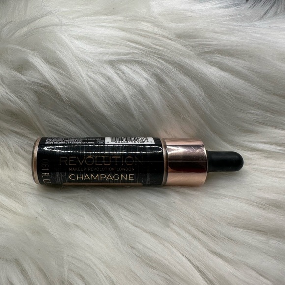 🩵3/$10 Makeup Revolution Champagne Glow Highlighter - Picture 4 of 5